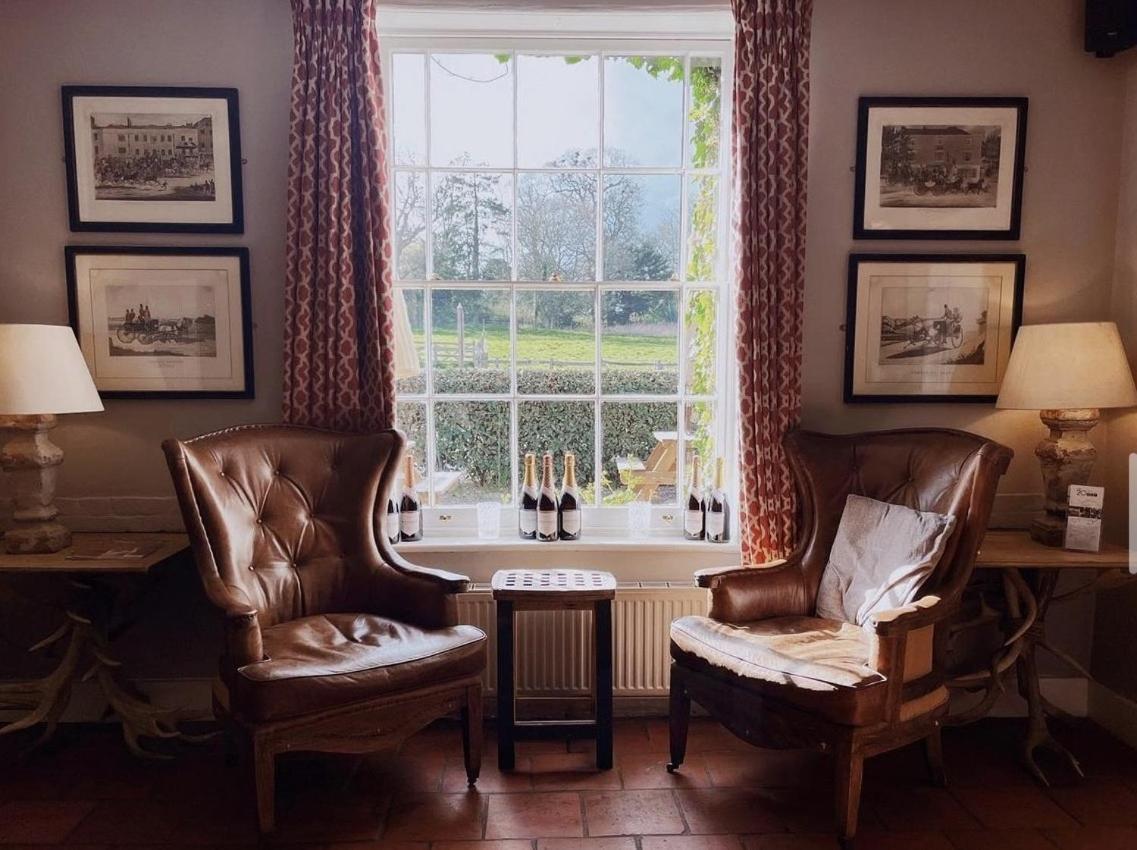 The King'S Head Hotel Holt  Bagian luar foto