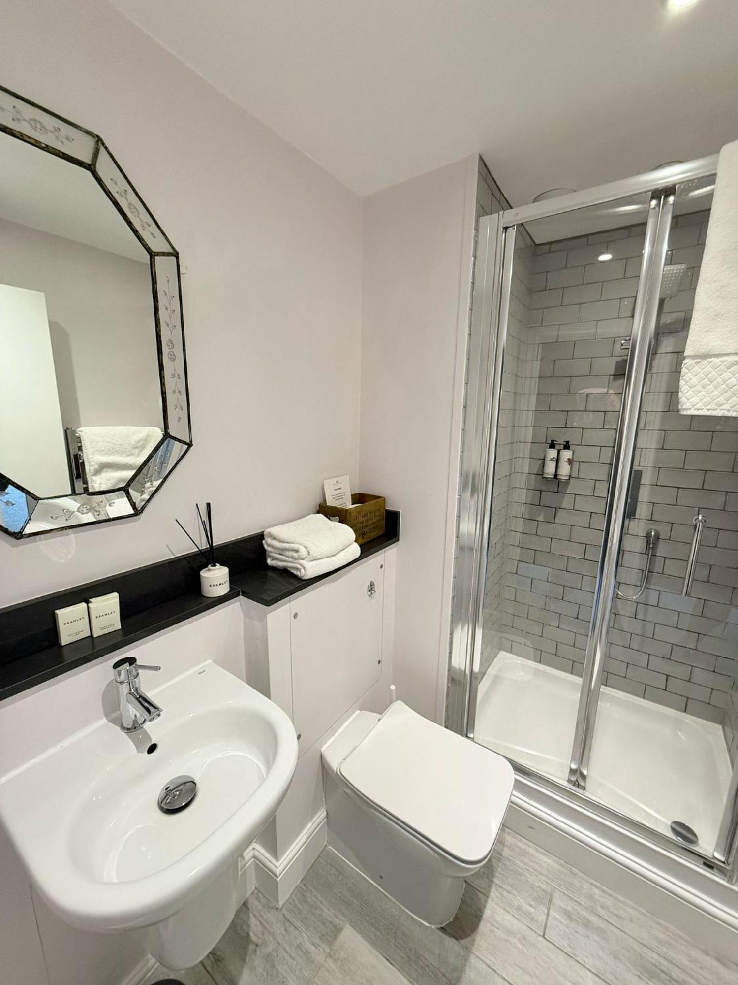 The King'S Head Hotel Holt  Bagian luar foto