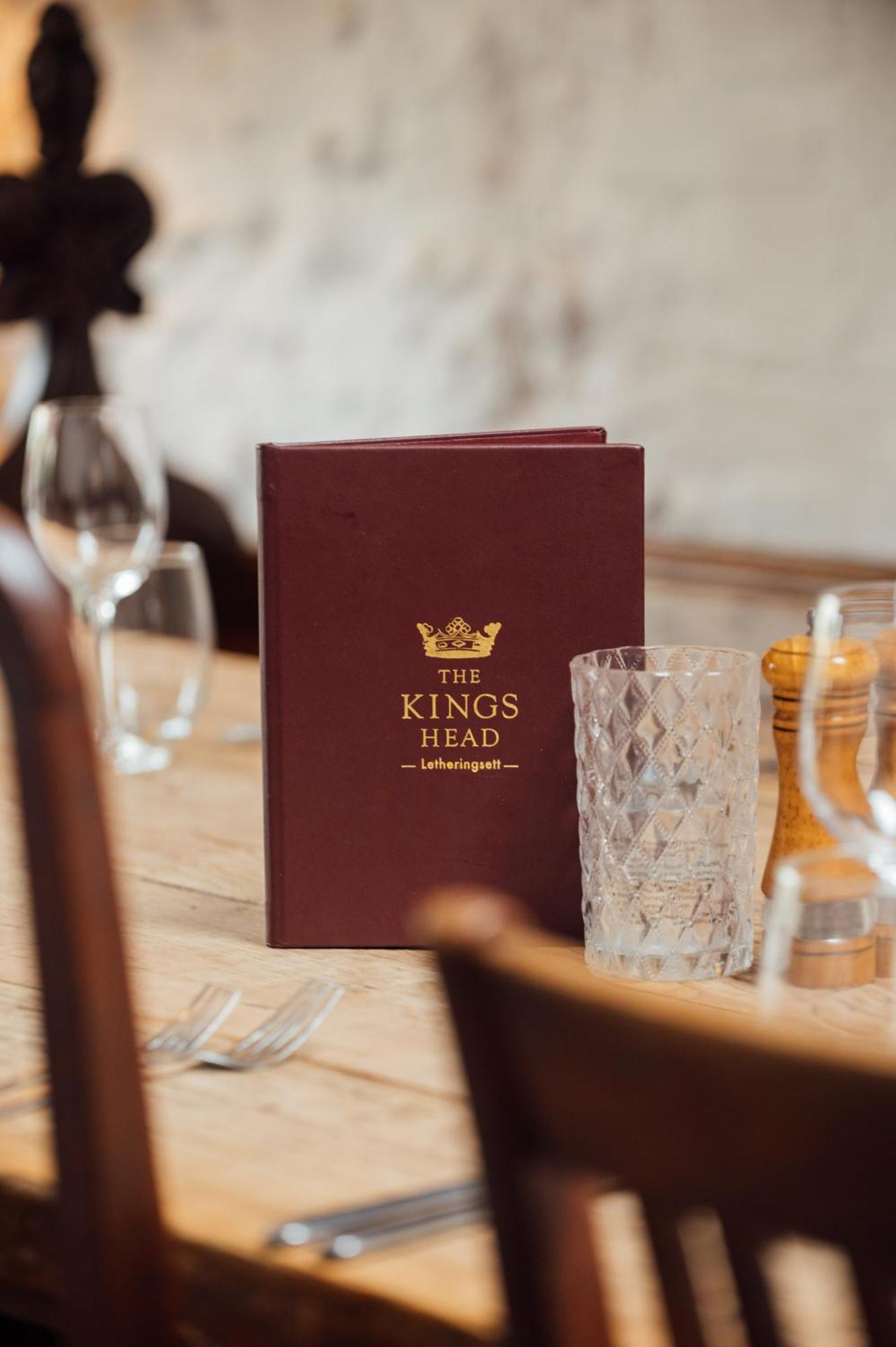 The King'S Head Hotel Holt  Bagian luar foto