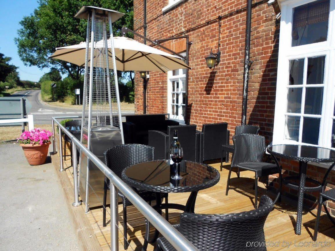 The King'S Head Hotel Holt  Bagian luar foto